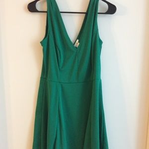 H&M- Green jersey dress, size M